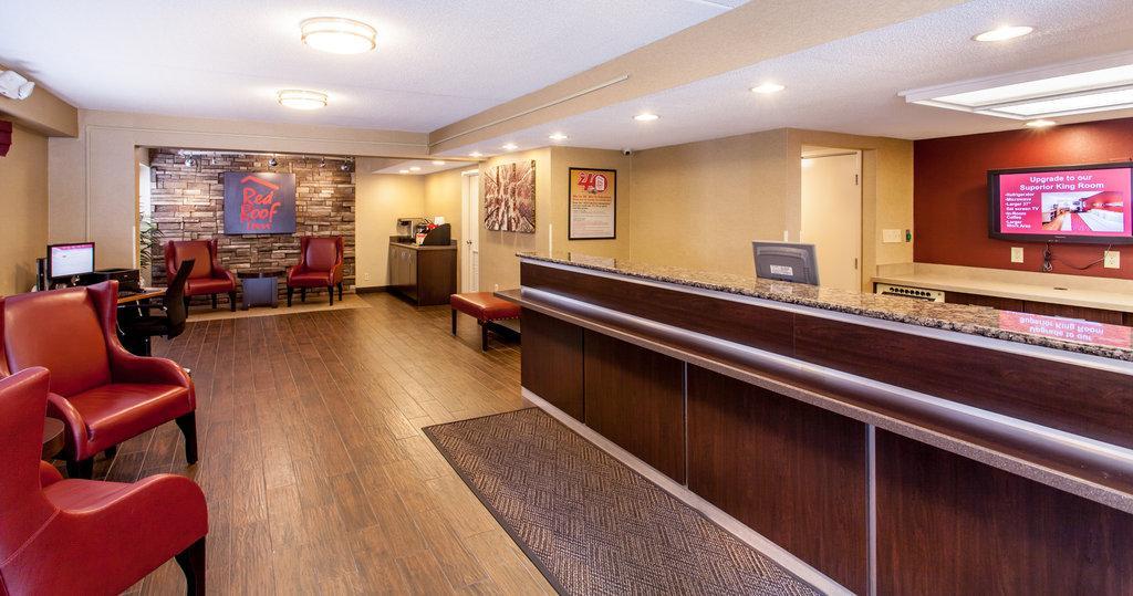 Red Roof Inn & Suites Detroit - Melvindale/Dearborn Exterior photo